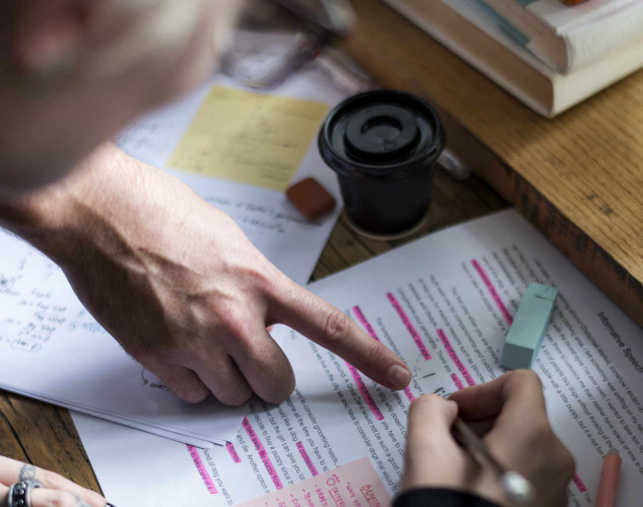 Content marketing techniques photo showing editor at work