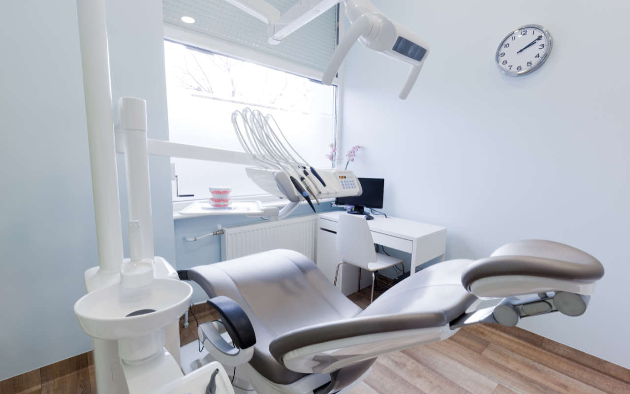 Fill up an empty dentist surgery with patients