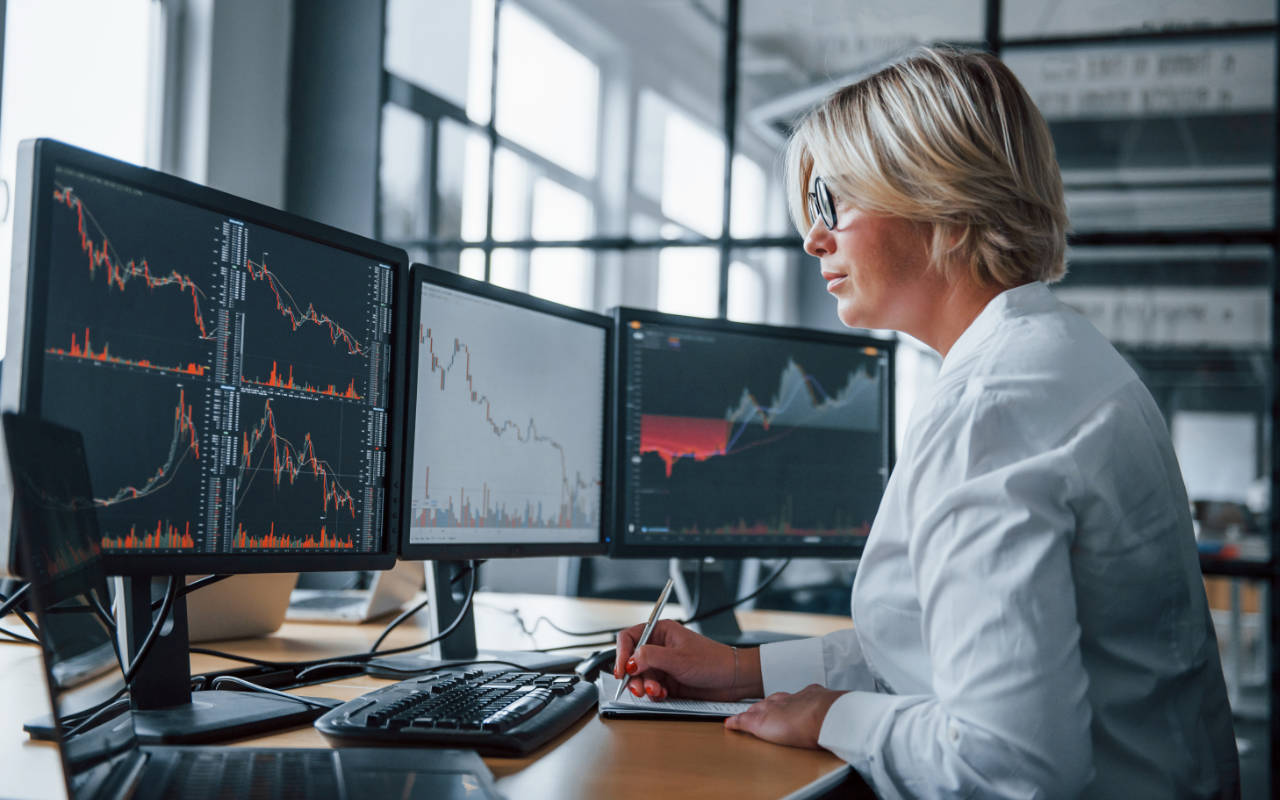 Fund manager benefiting from seo for financial services such as investment funds