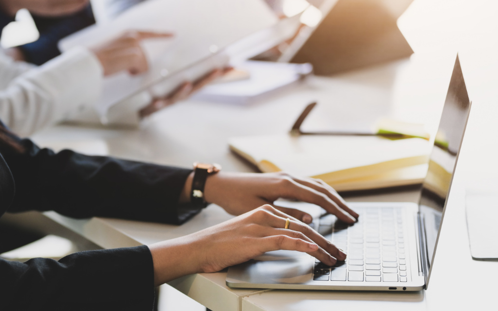 Market and competitor analysis - strategic reporting